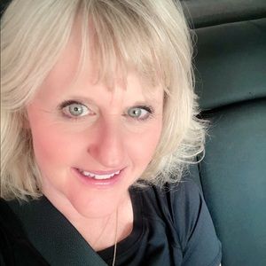 Meet your Posher, Connie